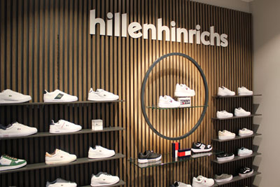 Gro�e Schuhauswahl im Schuhhaus Hillenhinrichs in Damme